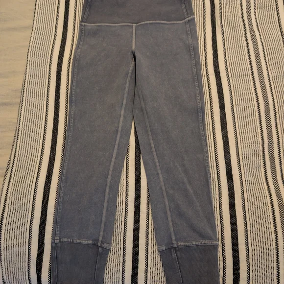 lululemon athletica Leggings - Picture 2 of 4